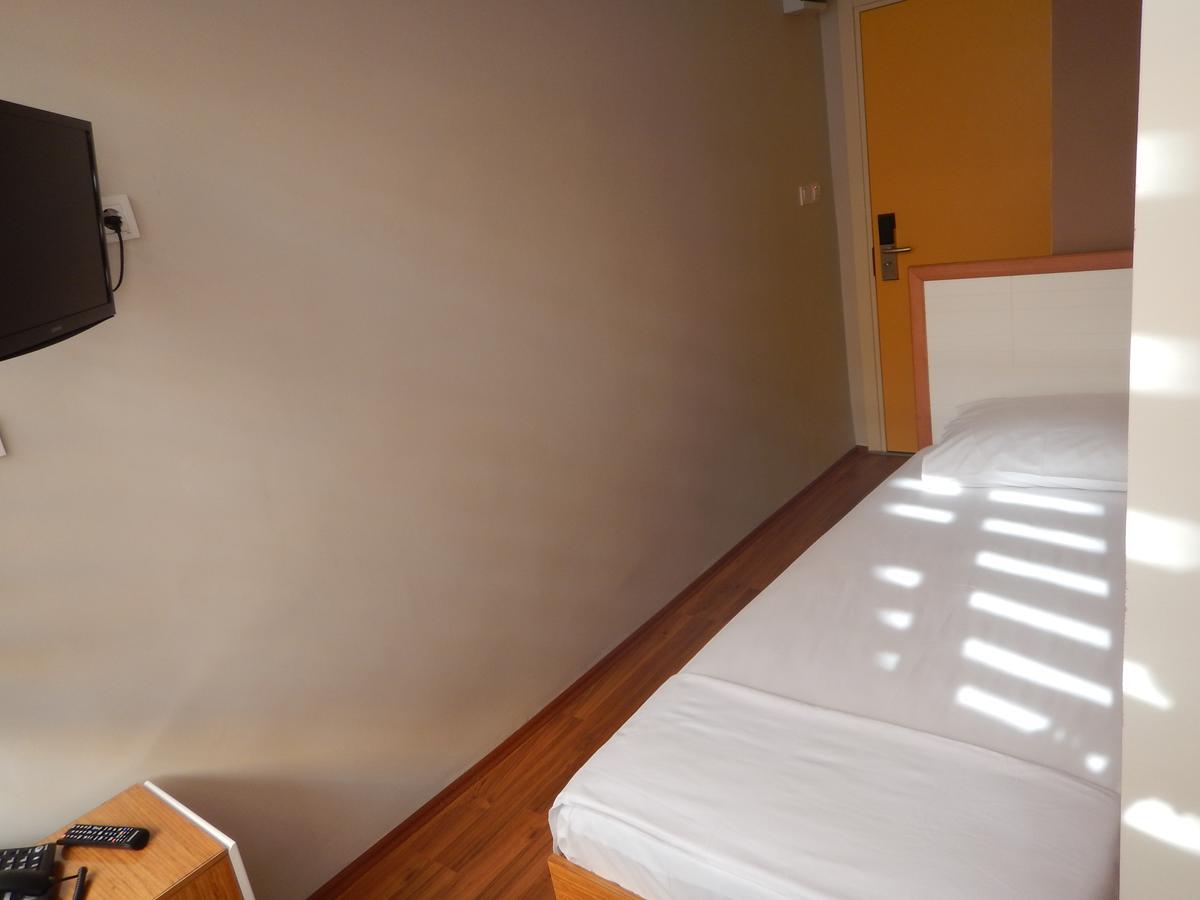 Ipek Hotel Balıkesir Buitenkant foto